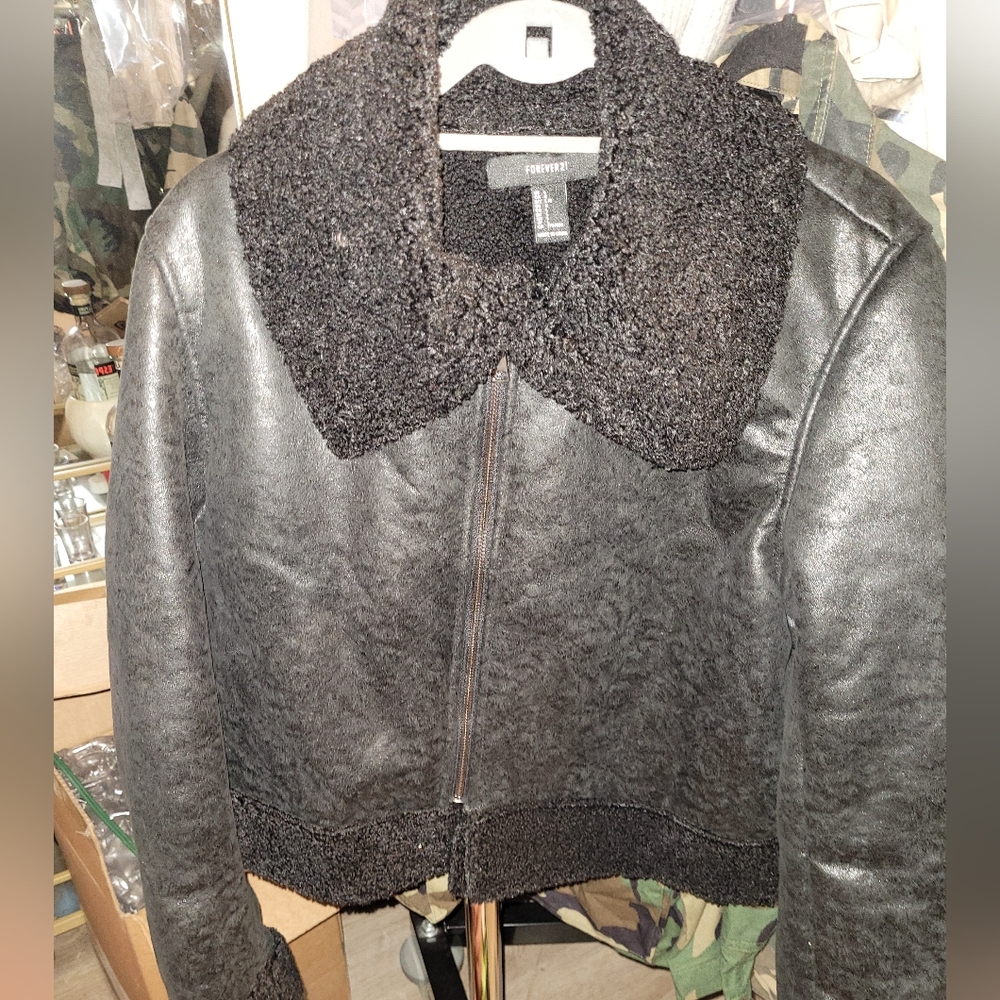 Forever 21 Cropped Faded Black Faux Shearling jacket  size large